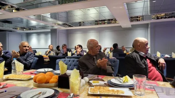 تقدیر بانیان امید برگزارکننده نمایشگاه رنگ و رزین از حامیان تشکلی مالی و معنوی 1402