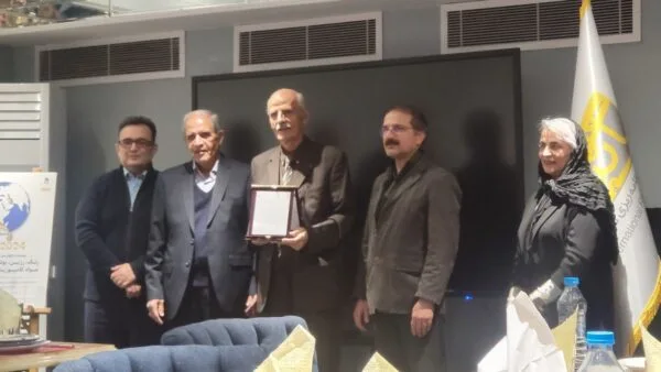 تقدیر بانیان امید برگزارکننده نمایشگاه رنگ و رزین از حامیان تشکلی مالی و معنوی 1402