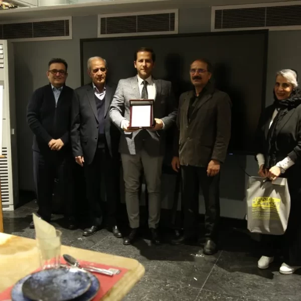 تقدیر بانیان امید برگزارکننده نمایشگاه رنگ و رزین از حامیان تشکلی مالی و معنوی 1402