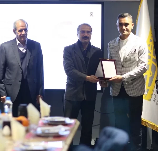 تقدیر بانیان امید برگزارکننده نمایشگاه رنگ و رزین از حامیان تشکلی مالی و معنوی 1402