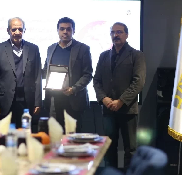 تقدیر بانیان امید برگزارکننده نمایشگاه رنگ و رزین از حامیان تشکلی مالی و معنوی 1402