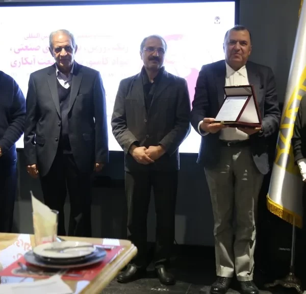 تقدیر بانیان امید برگزارکننده نمایشگاه رنگ و رزین از حامیان تشکلی مالی و معنوی 1402