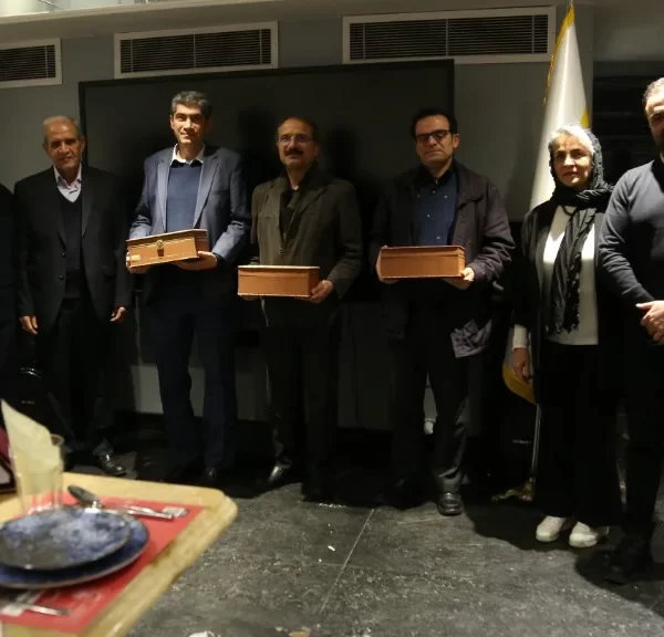 تقدیر بانیان امید برگزارکننده نمایشگاه رنگ و رزین از حامیان تشکلی مالی و معنوی 1402