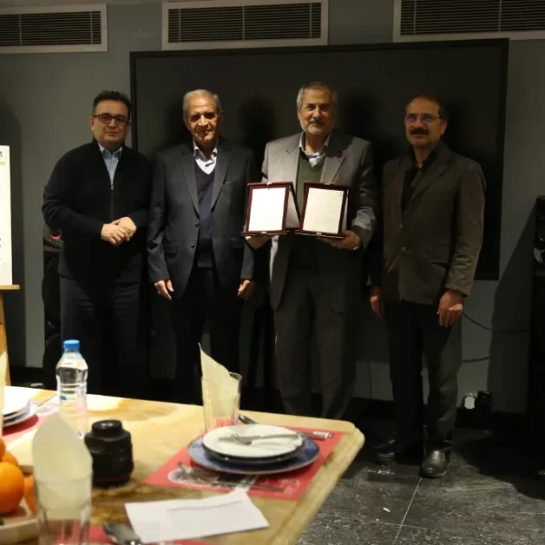 تقدیر بانیان امید برگزارکننده نمایشگاه رنگ و رزین از حامیان تشکلی مالی و معنوی 1402