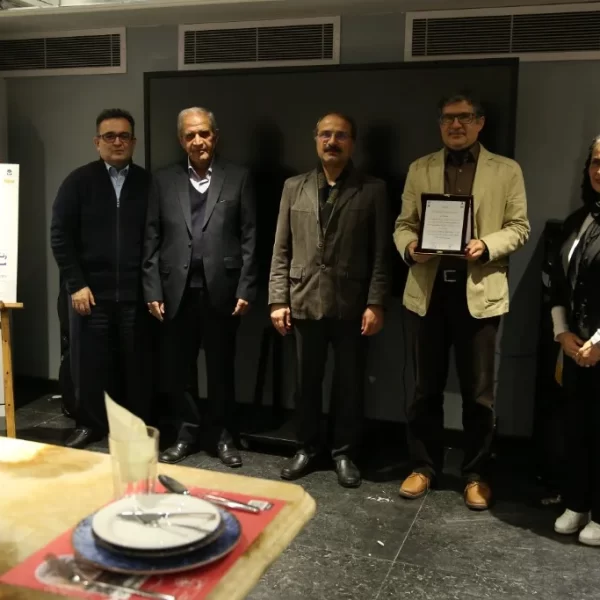 تقدیر بانیان امید برگزارکننده نمایشگاه رنگ و رزین از حامیان تشکلی مالی و معنوی 1402