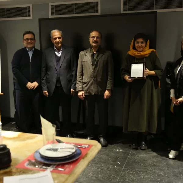 تقدیر بانیان امید برگزارکننده نمایشگاه رنگ و رزین از حامیان تشکلی مالی و معنوی 1402