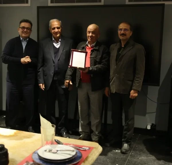 تقدیر بانیان امید برگزارکننده نمایشگاه رنگ و رزین از حامیان تشکلی مالی و معنوی 1402