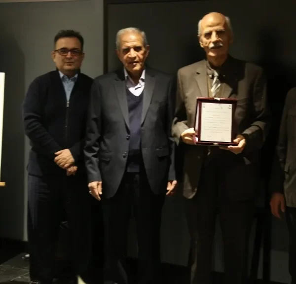 تقدیر بانیان امید برگزارکننده نمایشگاه رنگ و رزین از حامیان تشکلی مالی و معنوی 1402